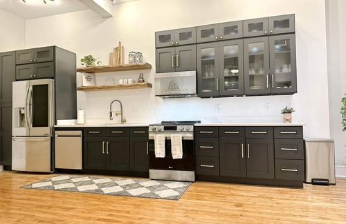Downtown Cincinnati Casa | The Historic Lyric Presidential Suite