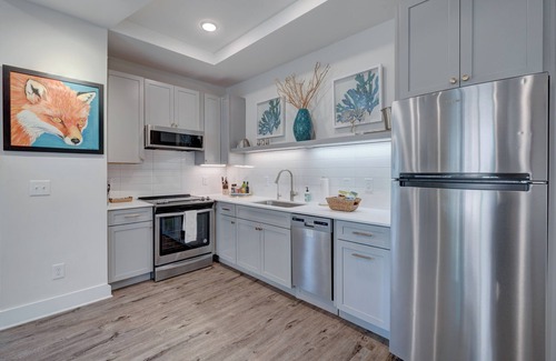 River District Apartamento | The Hive 102 King Balcony Pet Friendly by BlueStar