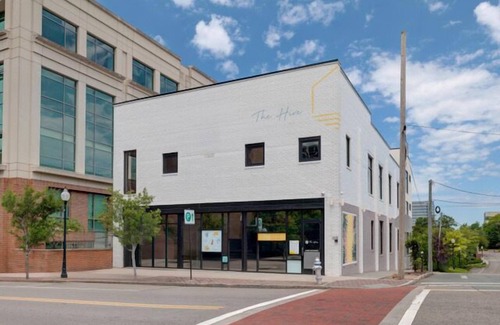 River District Apartamento | The Hive 102 King Balcony Pet Friendly by BlueStar
