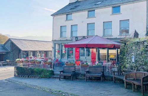Hawkshead Cama Y Desayuno | The Hive at Poppi-Red