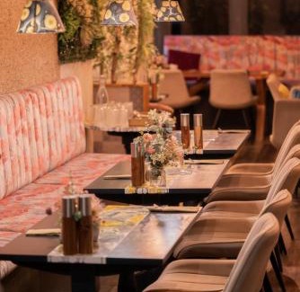 Hawkshead Cama Y Desayuno | The Hive at Poppi-Red