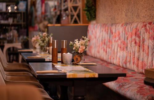 Hawkshead Cama Y Desayuno | The Hive at Poppi-Red
