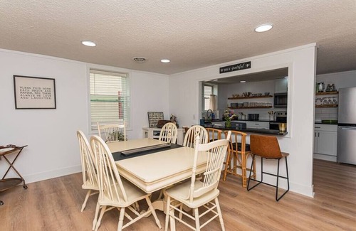 Berlin Casa | "The Hive"-Downtown Berlin, 4 BR, Sleeps 8, 2 Bath