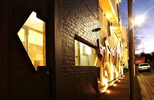 Carlton Apartamento | The Hive Graffiti Apartments