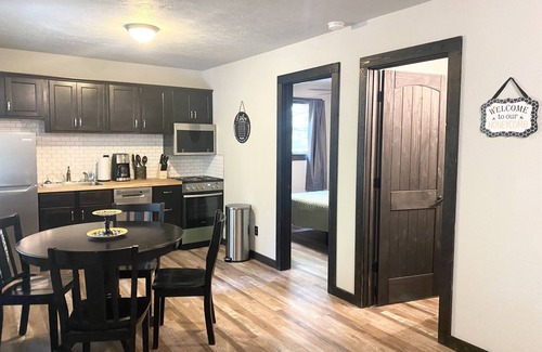 Branson Cabina | The Hive- Private cabin just one mile to SDC!