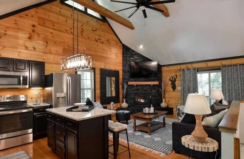 Townsend Cabina | The "Hole" Package Luxury Golf Course Cabin