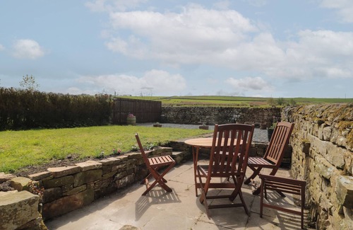 Ridsdale Cabaña | THE HOLLOW, pet friendly, character holiday cottage in West Woodburn
