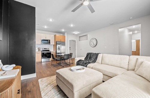 Eighth Avenue Apartamento | The Hollywood Suite The Gulch