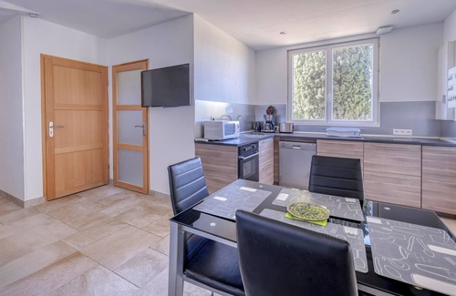 Saint-Julien Casa | The holm oak.