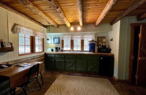 Missoula Cabina | The Holmestead - Dry Cabin