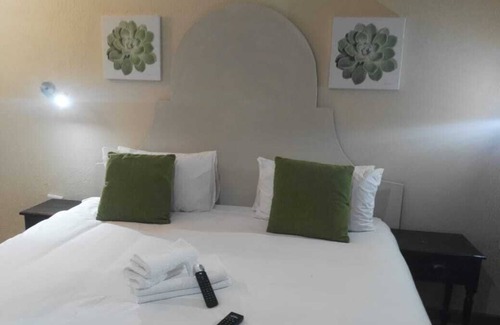 Quigney Beach Casa | The Holy Hill B&B