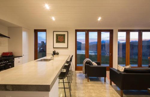 Lake Hayes Villa | The Homestead on Wilding by Sotheby's Luxury Rental Homes