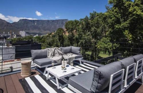 Cape Town City Centre Casa | The Honeycomb a 3 Bed in De Waterkant with Hot tub