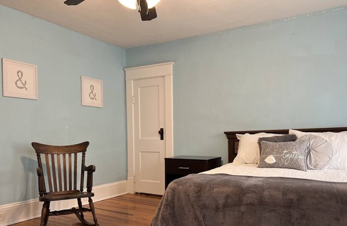 Goldsboro Casa | The Honeycomb Hideout 4bedroom 2bathroom