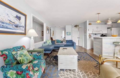 Manteo Condominio | The Hook: Waterfront | Boat Slip | Shared Pool