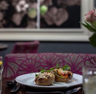 Ballinaboola Hotel | The Horse and Hound Hotel
