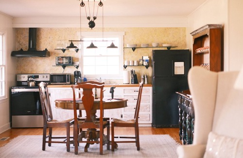 Hendersonville Casa | The Horse Shoe Farm