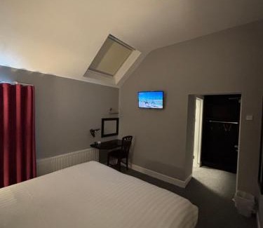 Listowel Casa | The Horseshoe Bar Townhouse Accommodation