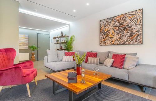 Ilisia Apartamento | The HostMaster Lavish Athenian Treasure