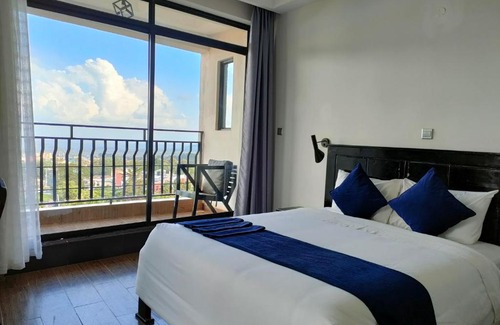 Meru Hotel | THE HOTEL EZRI