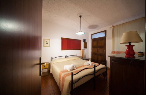Villanova Monteleone Cama Y Desayuno | LA CASA DE ROSAS HABITACIONES INDEPENDIENTES CON BAÑO PRIVADO