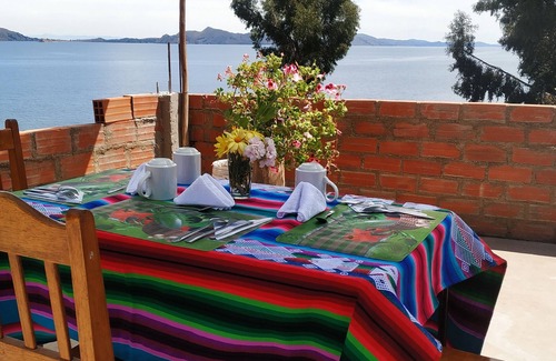 Isla Amantani Casa | La casa tiene exelente vista al lago Titicaca, para todo tipo de viajeros