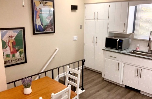 Uniontown Casa | The House Hotels- E. Turkeyfoot Clean & Cozy 3 Bedroom House - 12 Mins. to Airport