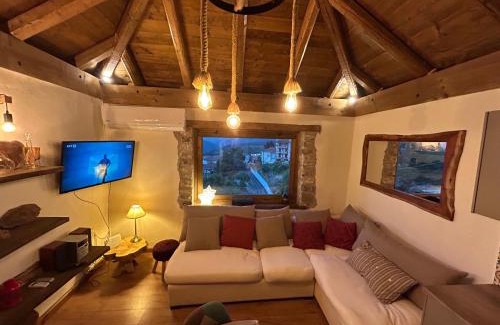 Karpenisi Chalet De Esquí | The House in the Cobbled Road