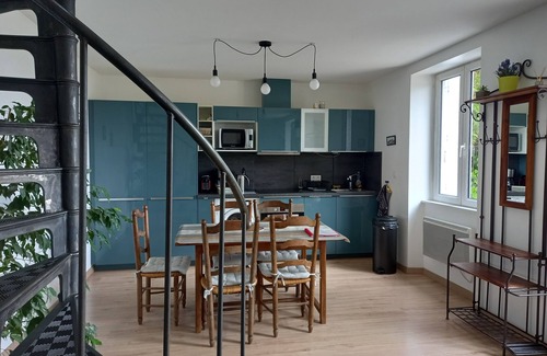 Blois Casa | La casa de La Digue, 2 dormitorios con terraza y parking.