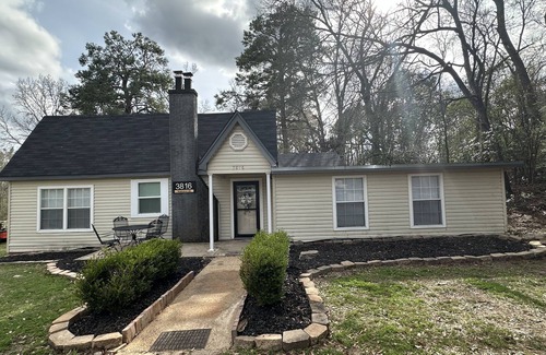 Nacogdoches Casa | The House on East Main: 5 mins to downtown and 5 mins to SFA University
