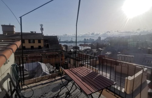 Pre Apartamento | The house on the roof in Genoa