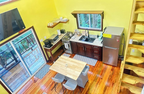 Burrell Boom Casa | The Howler Riverside Retreat