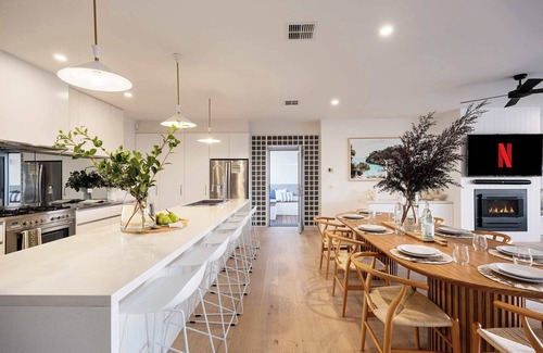 Mount Martha Casa | The Hull | Luxury Pool, Sauna, Spa, Tennis Court