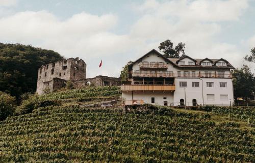 Pfaefers Dorf Hotel | THE HUS am Weinberg