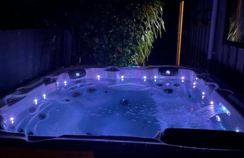 Ohakune Casa | The Hut Retreat - Ohakune Holiday Home
