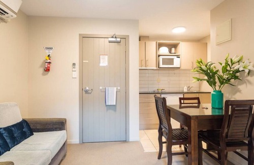 Newton Apartamento | The ideal city escape w onsite carpark!