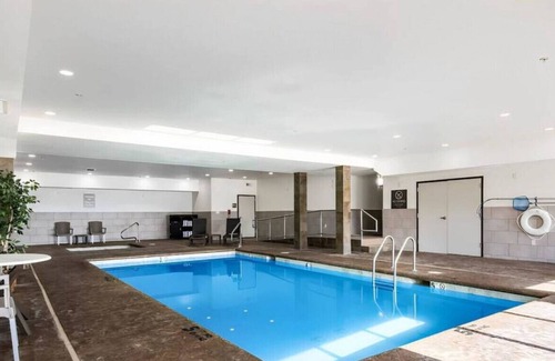 Bonner Springs Casa | The Ideal Place to Relax & Unwind w/ Our King Room