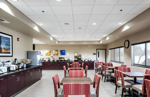 Bonner Springs Casa | The Ideal Place to Relax & Unwind w/ Our King Room
