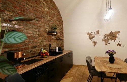Old City Apartamento | The Industrique Home - 3 Bedroom Apartment