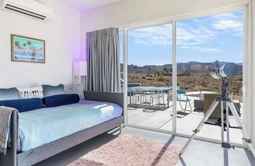Pioneertown Casa | The Infinity House - POOL, SPA, SAUNA !