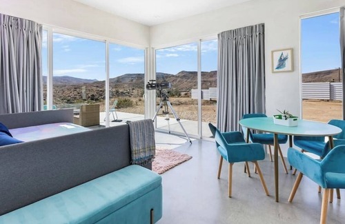 Pioneertown Casa | The Infinity House - POOL, SPA, SAUNA !