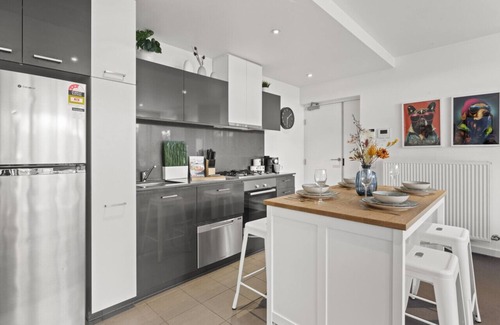 Caulfield North Apartamento | The Ink Echelon Escape