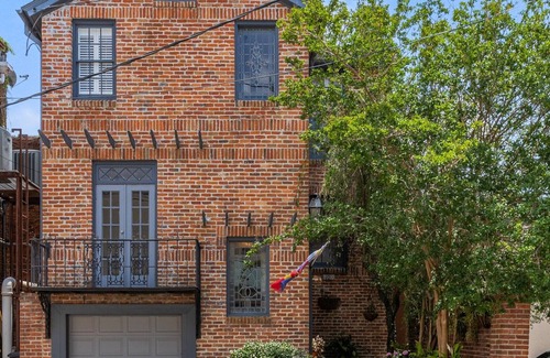 Milton Casa | Tucked away historical townhome central to downtown New Iberia's Main street!