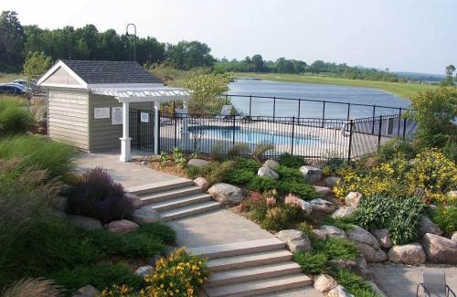 Kemble Hotel | The Inn at Cobble Beach