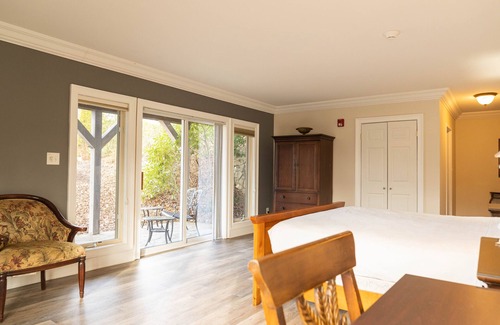 Boone Complejo | The Inn at Crestwood