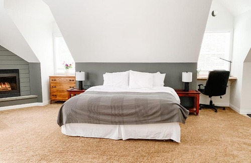 Salmon Arm Cama Y Desayuno | The Inn at the Ninth Hole Bed & Breakfast