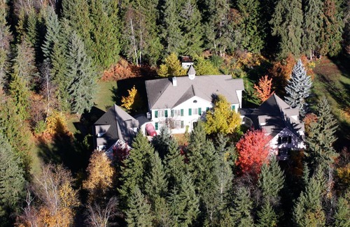 Salmon Arm Cama Y Desayuno | The Inn at the Ninth Hole Bed & Breakfast