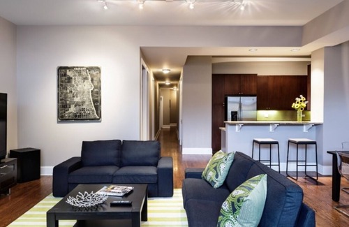 Lakeview Condominio | The Inn at Wrigleyville, Beautiful New 4 Bedroom Sleeps 9