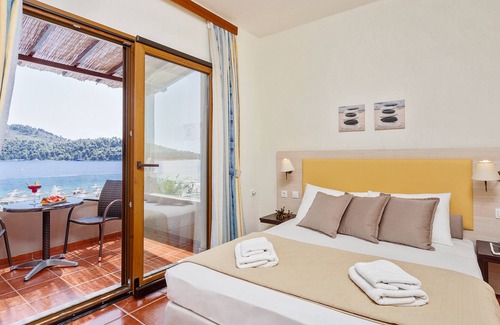 Panormos Hotel | The Ionisi