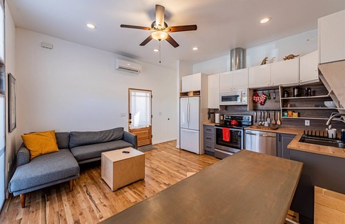 Barelas Casa | The Iron Loft In Downtown | 2 Bed, 1 Bath